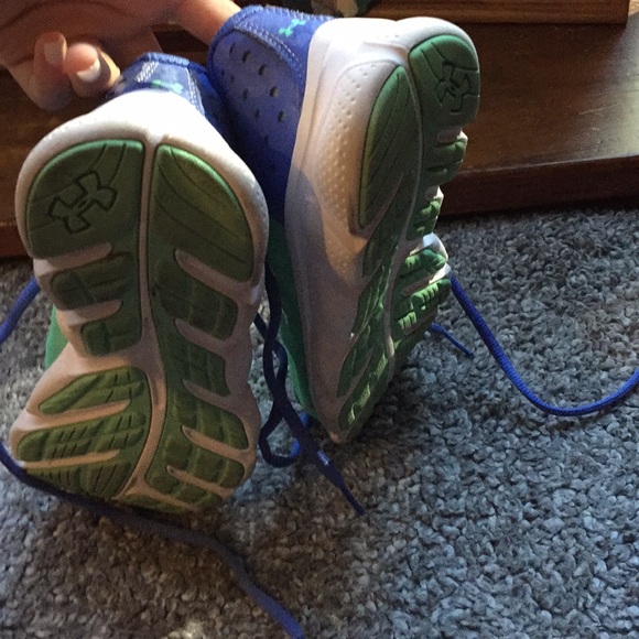 Brand new under armor shoes - Picture 4 of 4